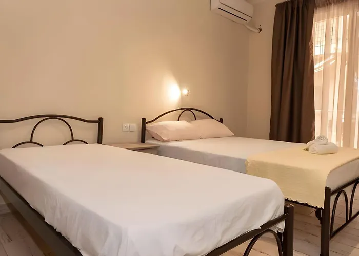 For Rent Hermanos 酒店 *