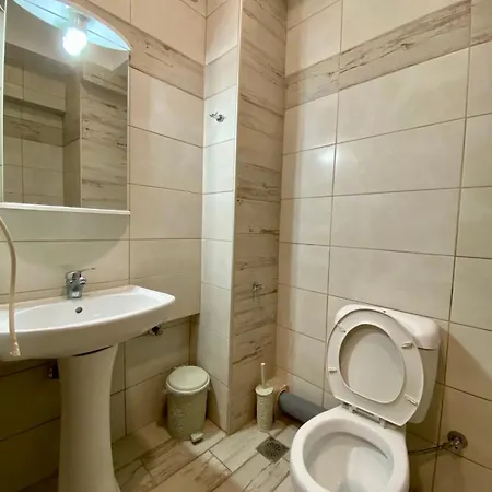 For Rent Hermanos 斯塔夫罗斯