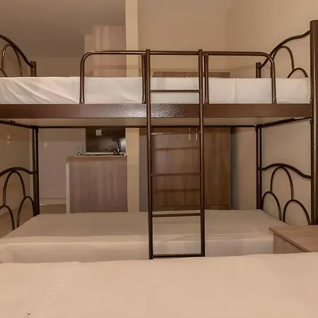 For Rent Hermanos 酒店